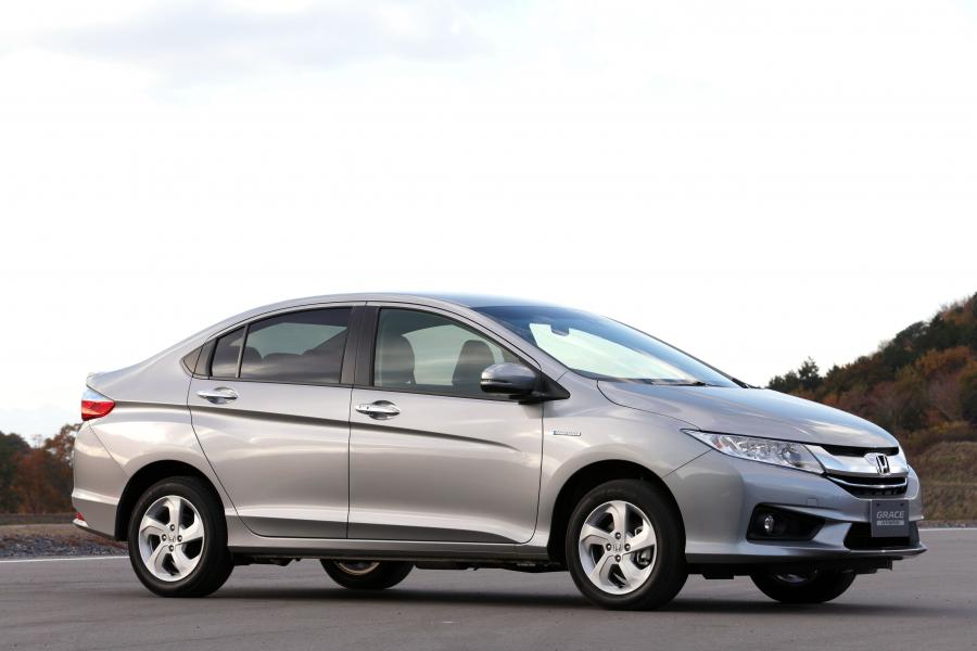  Honda Grace Hybrid 2014 года  (фото 4 из 24)
